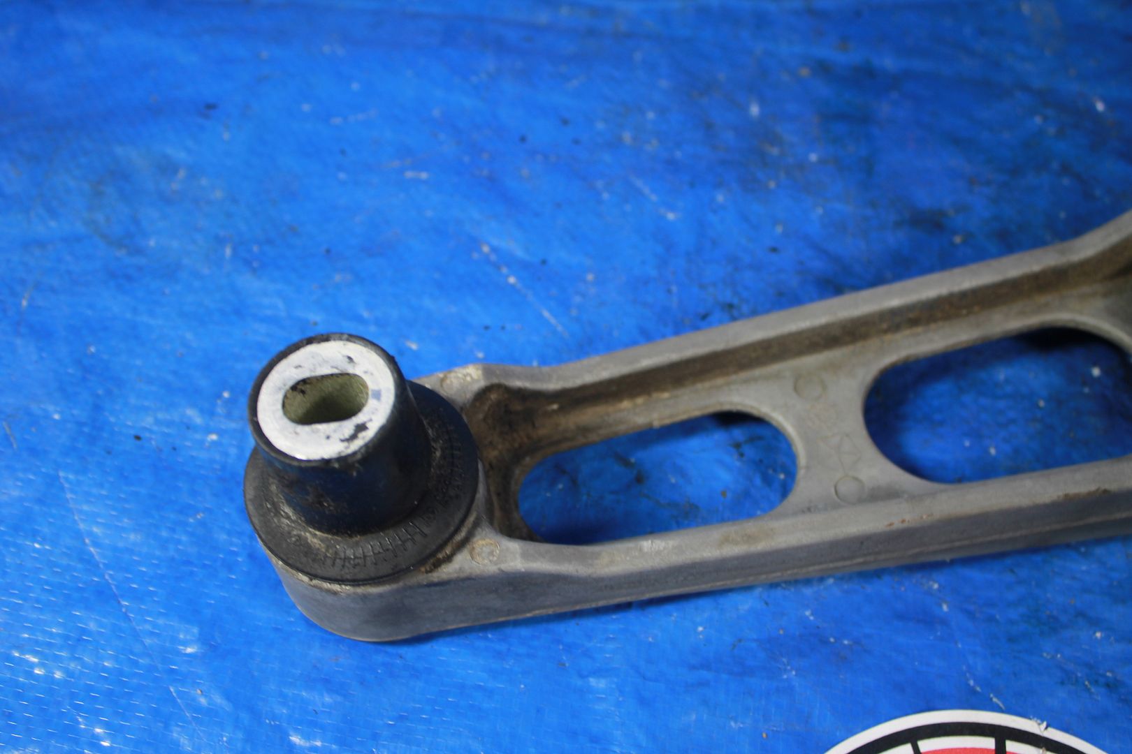 0305 DODGE NEON SRT4 SRT4 LOWER MOTOR ENGINE MOUNT BRACE OEM W